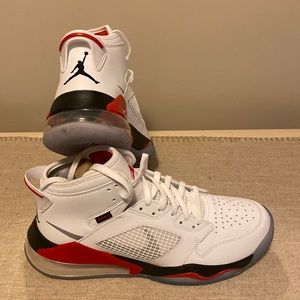Nike Air Jordan Mars 270 White Fire Red. CD7070-100